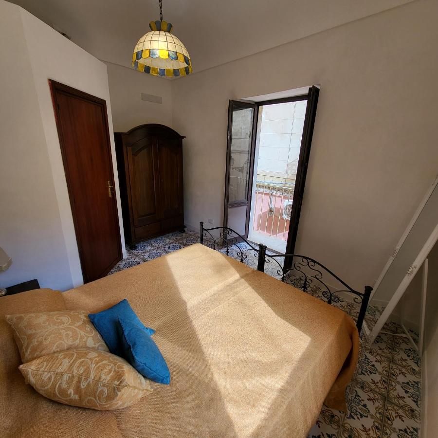 The Holiday House - Arricriati Trapani Esterno foto